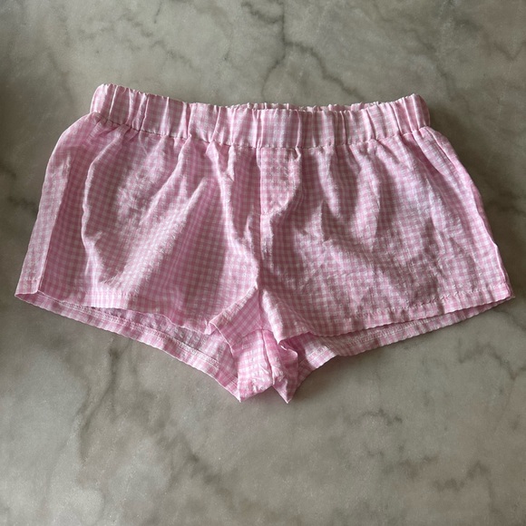 Edikted Gingham Boxer Shorts - Picture 7 of 11